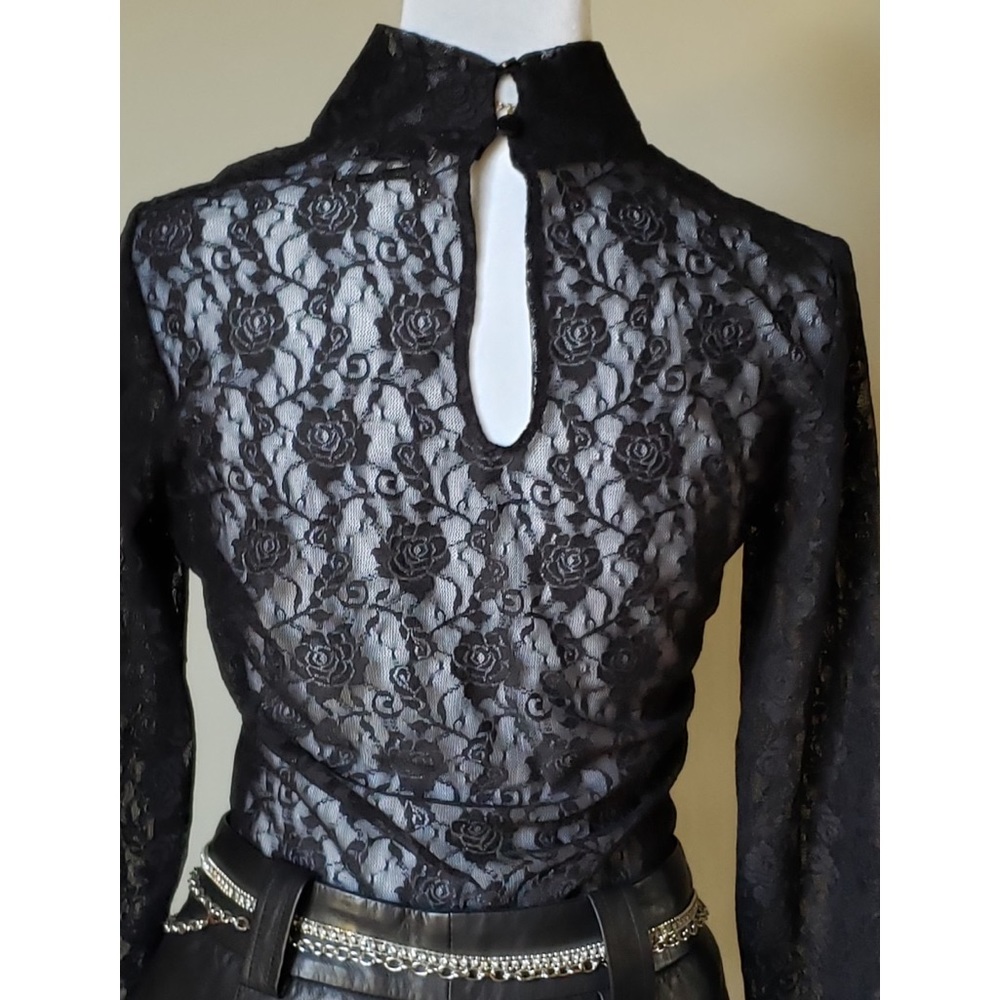 Pre owned URBAN OUTFITTERS black lace high neck top in excellent condition - Picture 3 of 10